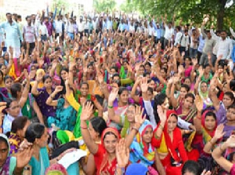 during-protest-teacher-have-been-heart-attack